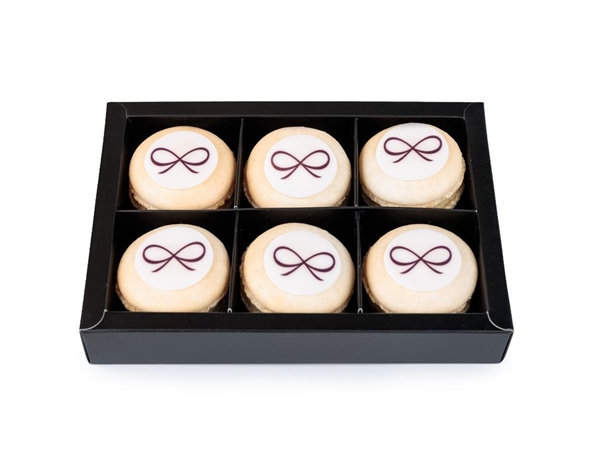 Zes macarons (met/zonder logo)