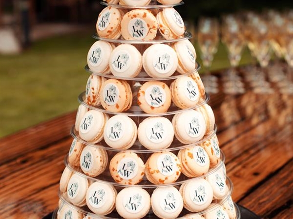 Macaron etagere - met fondant initialen